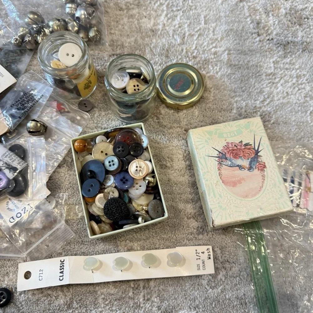 Large Lot of Vintage Buttons Mixed Buttons for DIY Sewing Crafts Estate Sale